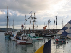 fete-port-erquy-phare.jpg
